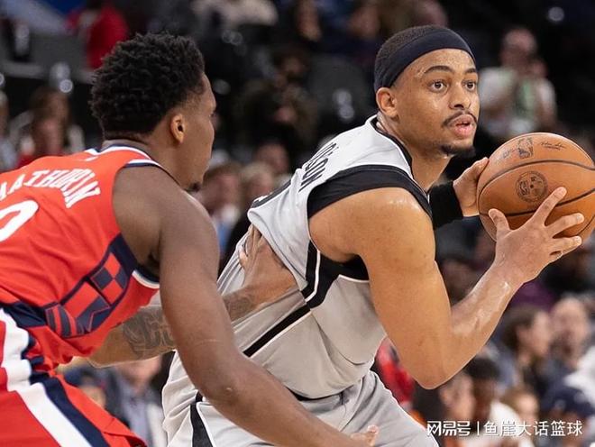 快船惨败马刺内线暴露致命短板 伦纳德带伤奋战