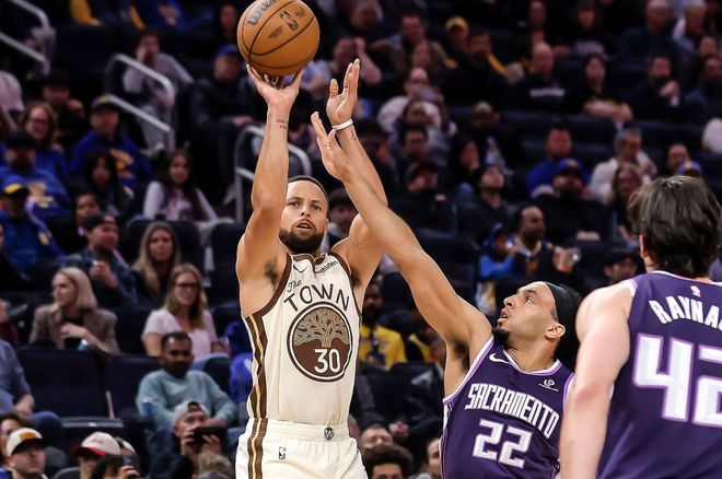 勇士主场终结四连败 库里79秒两记3+1助胜